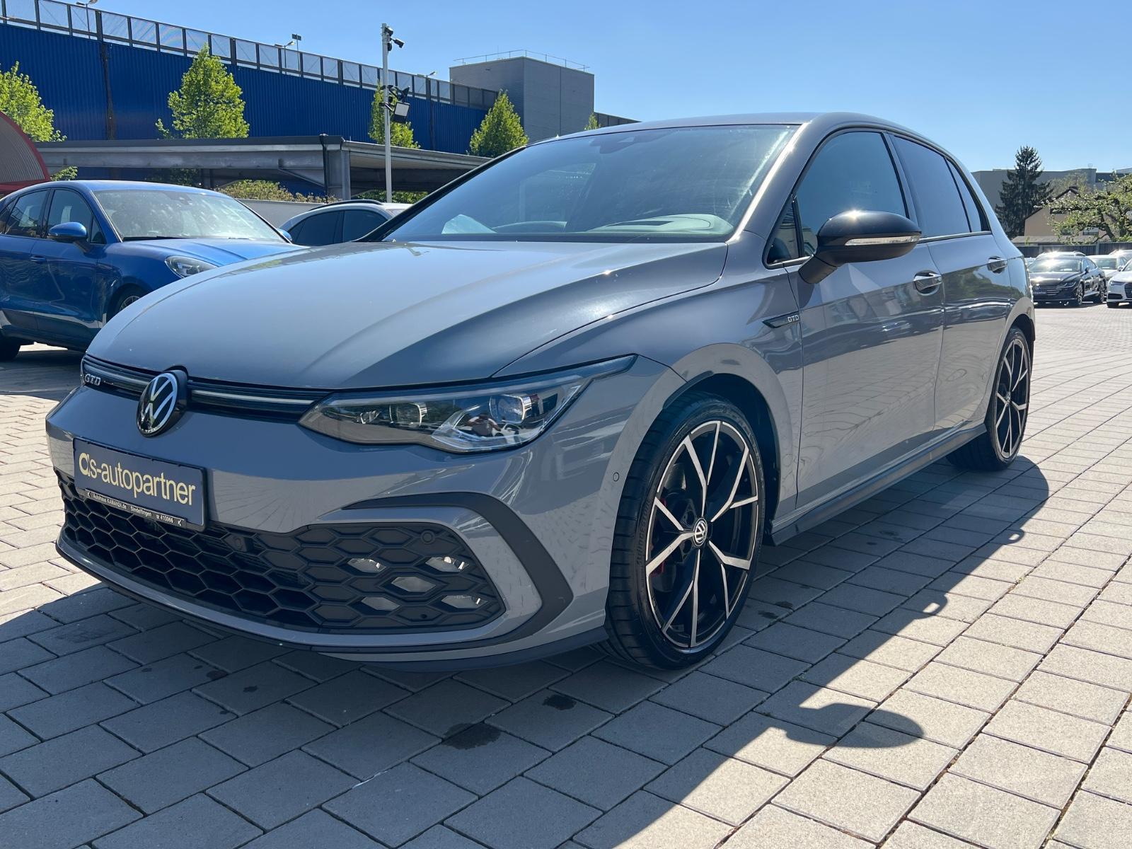 Volkswagen Golf VIII Lim. GTD *DCC-MATRIX-BLACK STYLE*