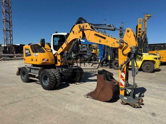 Liebherr A 910 Compact