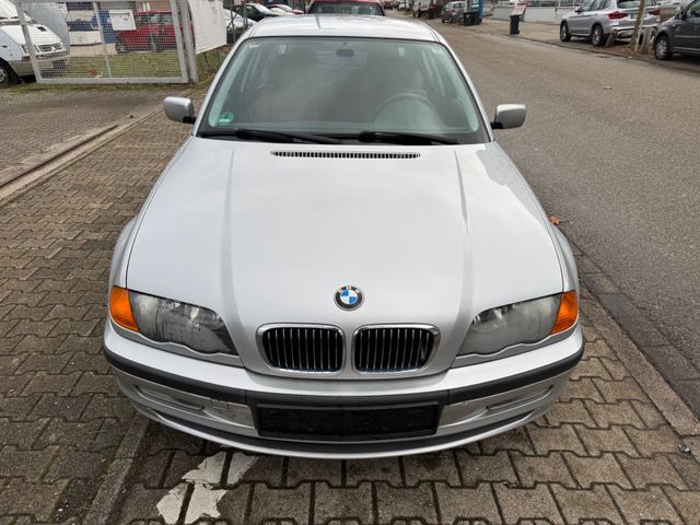 BMW 323i