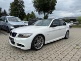 BMW 330 i Fahrassist+Xenon+Navi+AUT+Facelift+Leder - weiße BMW 330