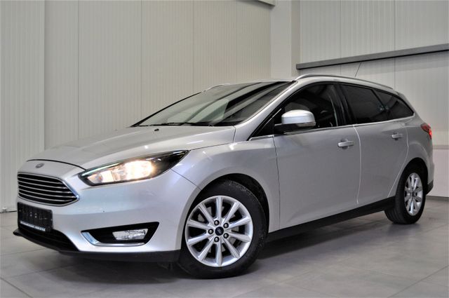 Ford Focus Turnier Titanium / NAVI / AHK / BT / TOUCH