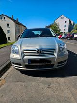 Toyota Avensis T25  2.2 D-Cat - Toyota Avensis aus 2005 mit Diesel-Antrieb