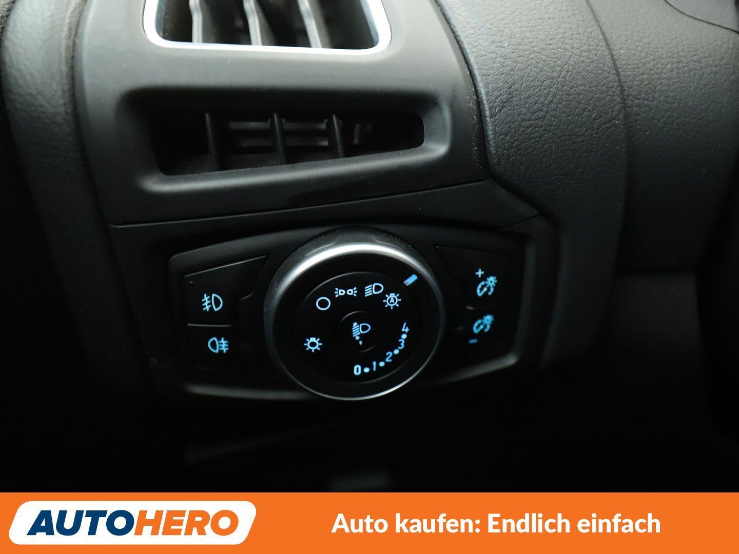 Ford Focus 1.5 EcoBoost Titanium Aut.*TEMPO*PDC*SHZ*