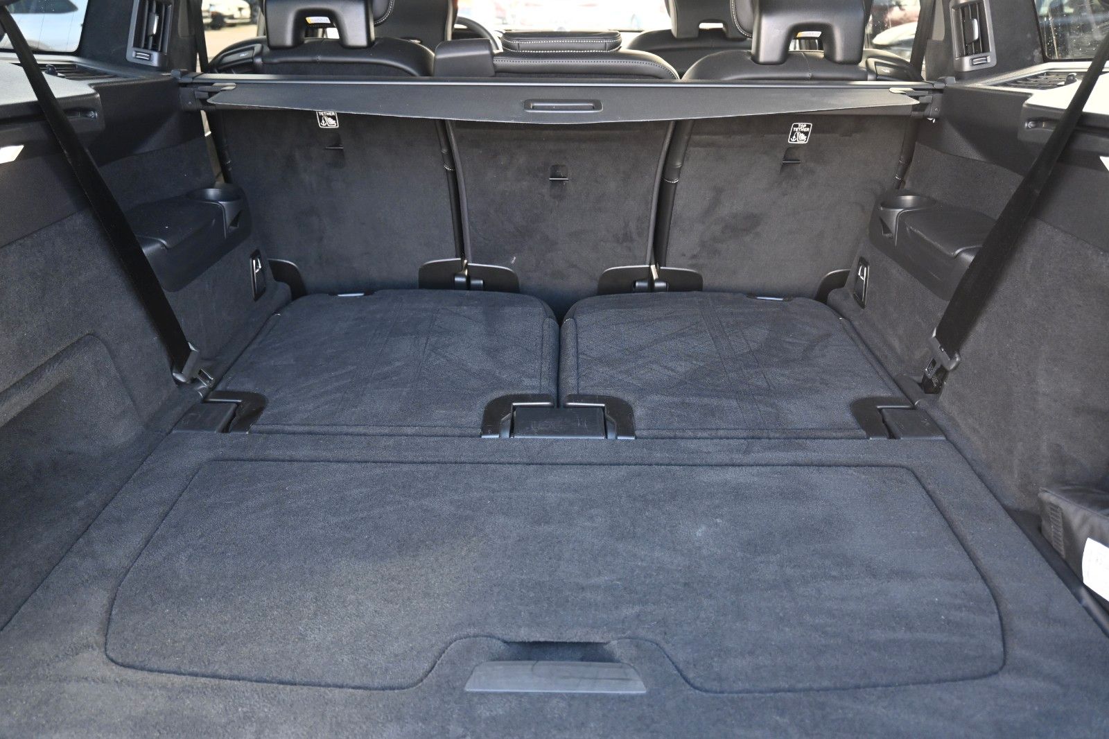 Fahrzeugabbildung Volvo XC90 Ultimate Dark AWD*HUD*360°*LUFT*STDHZG*AHK*