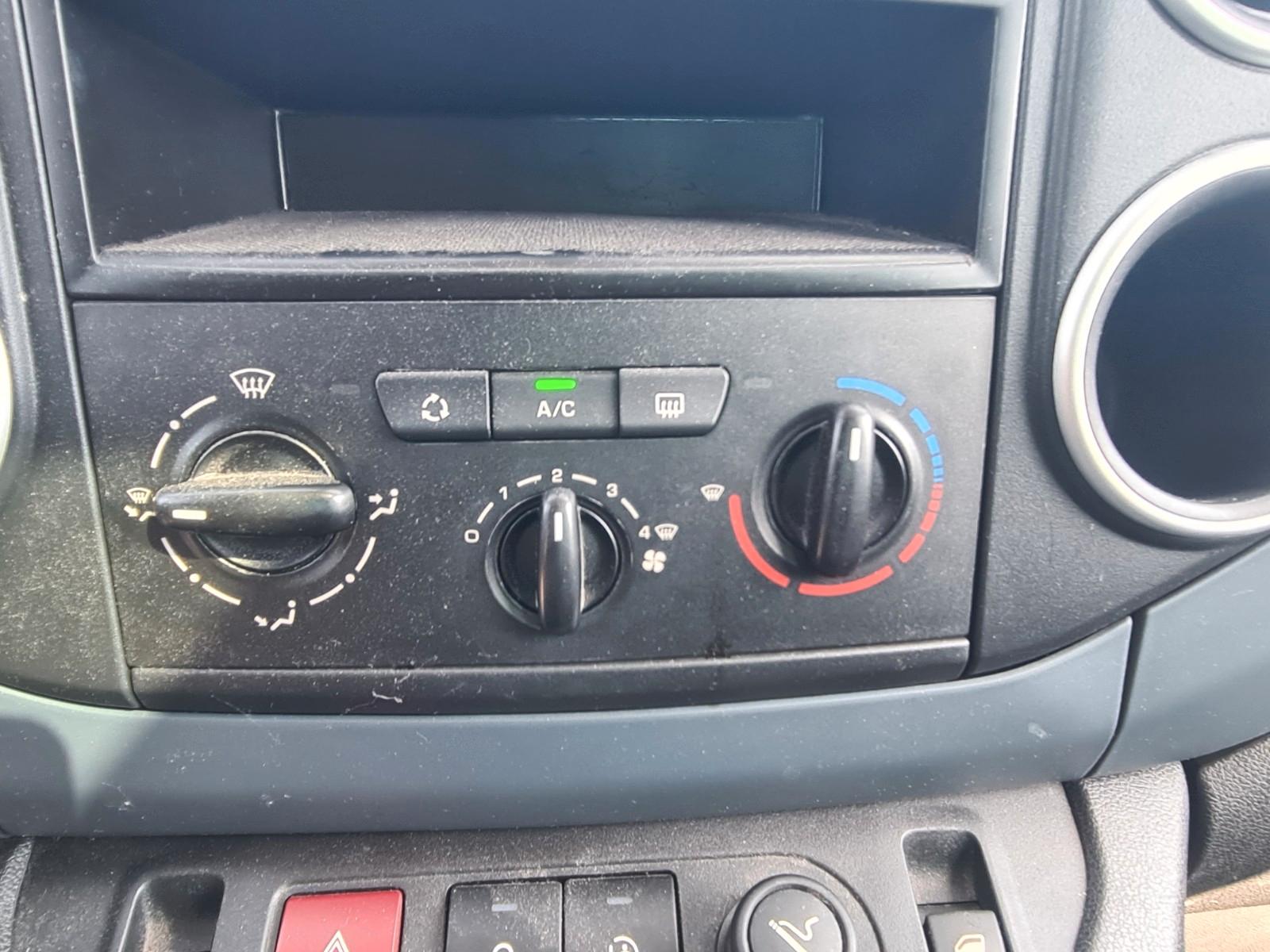 Peugeot Partner Tepee Family Klima 8fach Pano ZR neu