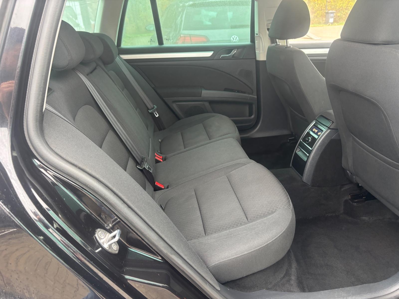 Skoda Superb 2015 — photo 11