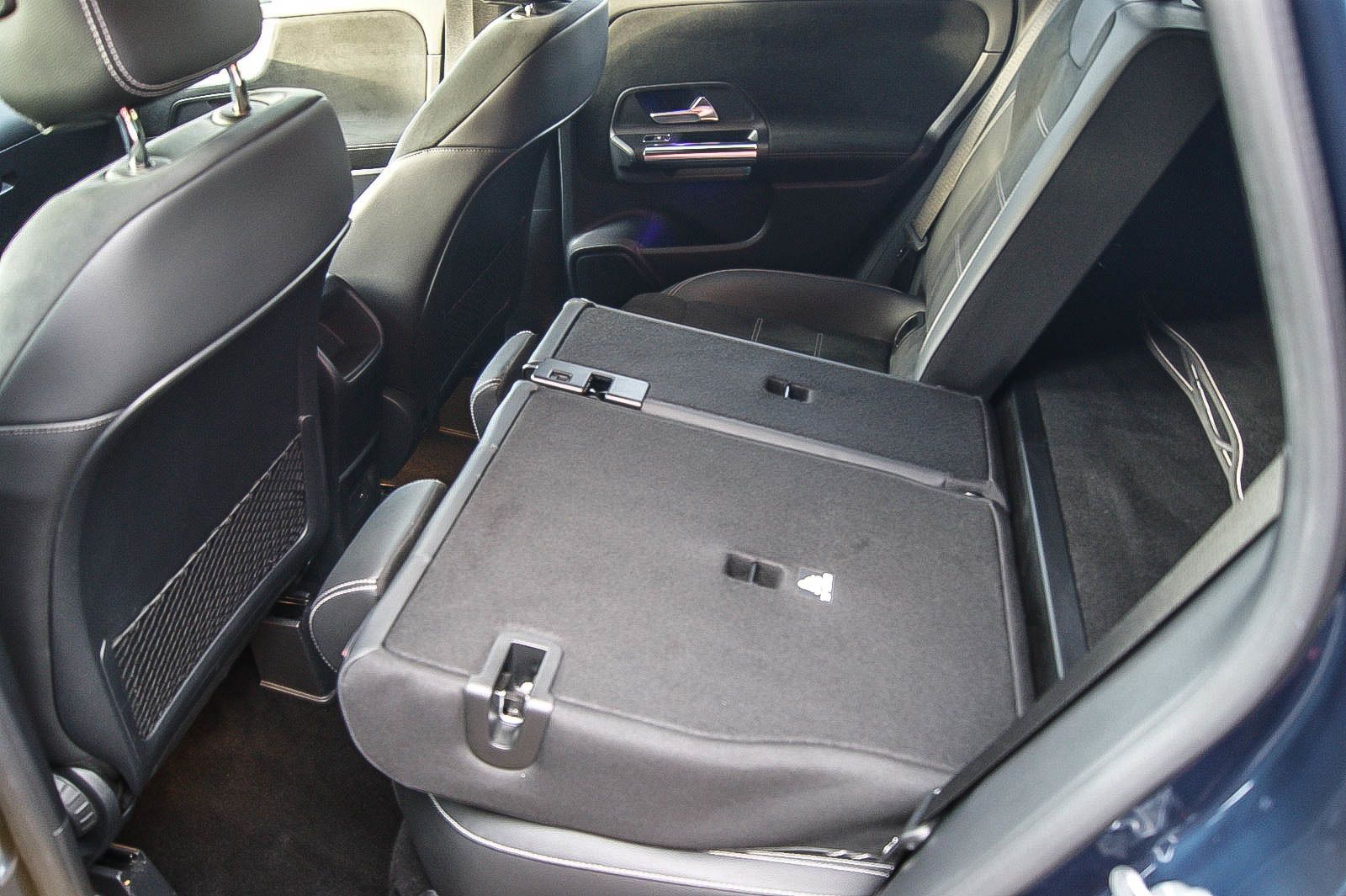 Fahrzeugabbildung Mercedes-Benz B 180 Edition AMG-LINE ANHÄNGERKPPLG NIGHT-PAKET