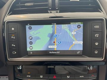 Jaguar F-Pace - 9