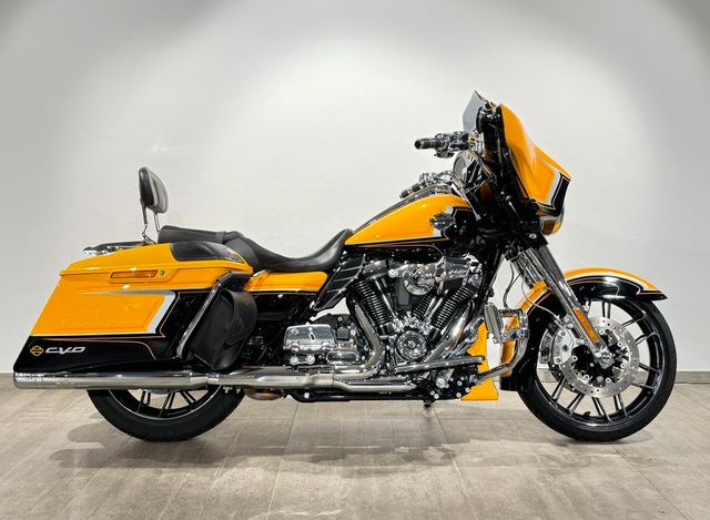 Harley-Davidson CVO Street Glide Mit Jekill&Hyde