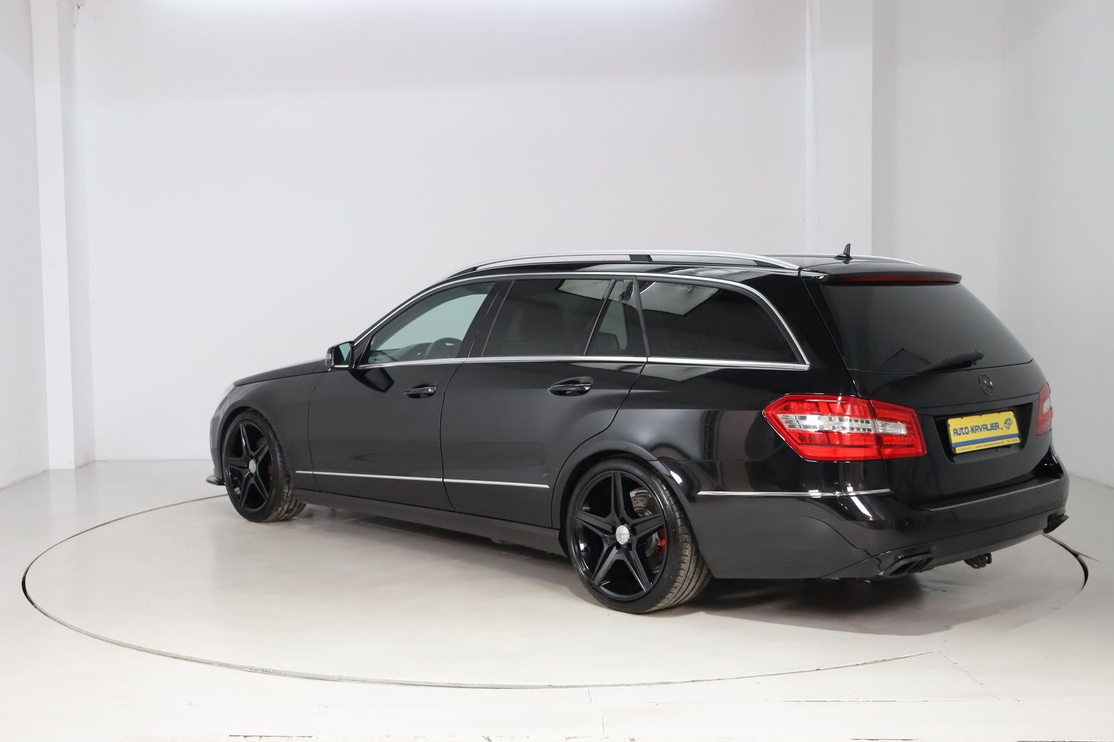 Fahrzeugabbildung Mercedes-Benz E 350 CGI T BlueEFFICIENCY * Navi * Sitzhzg. *