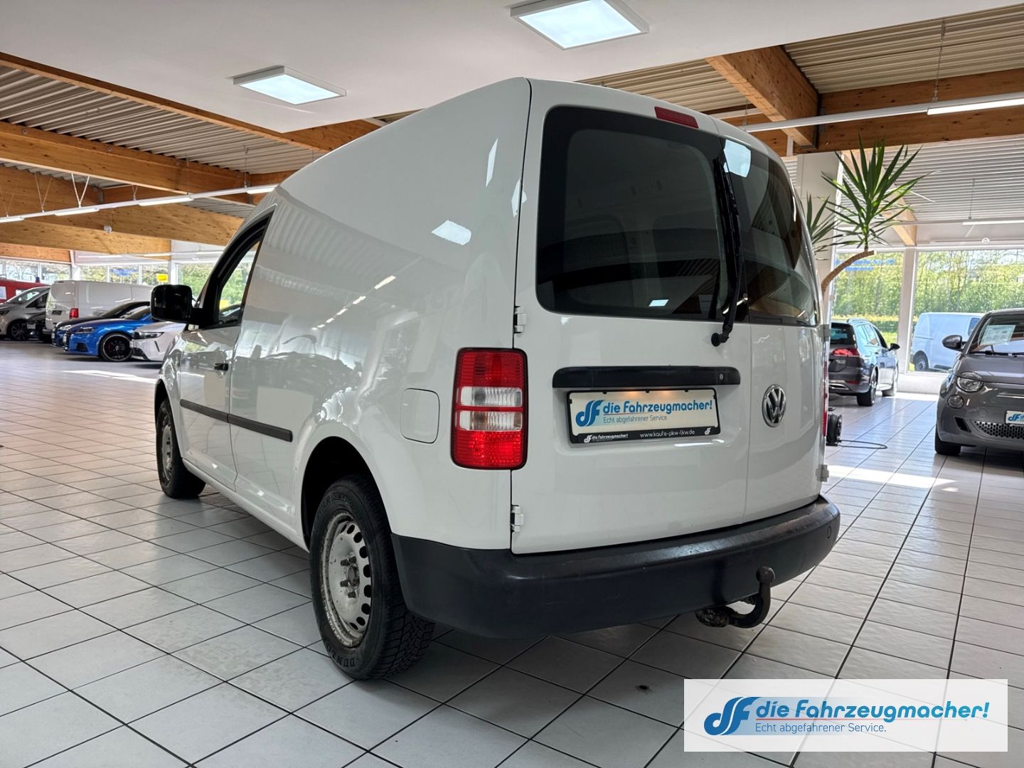 Fahrzeugabbildung Volkswagen Caddy Kasten TÜV 09/26 AHK Klimaauto *EXPORT