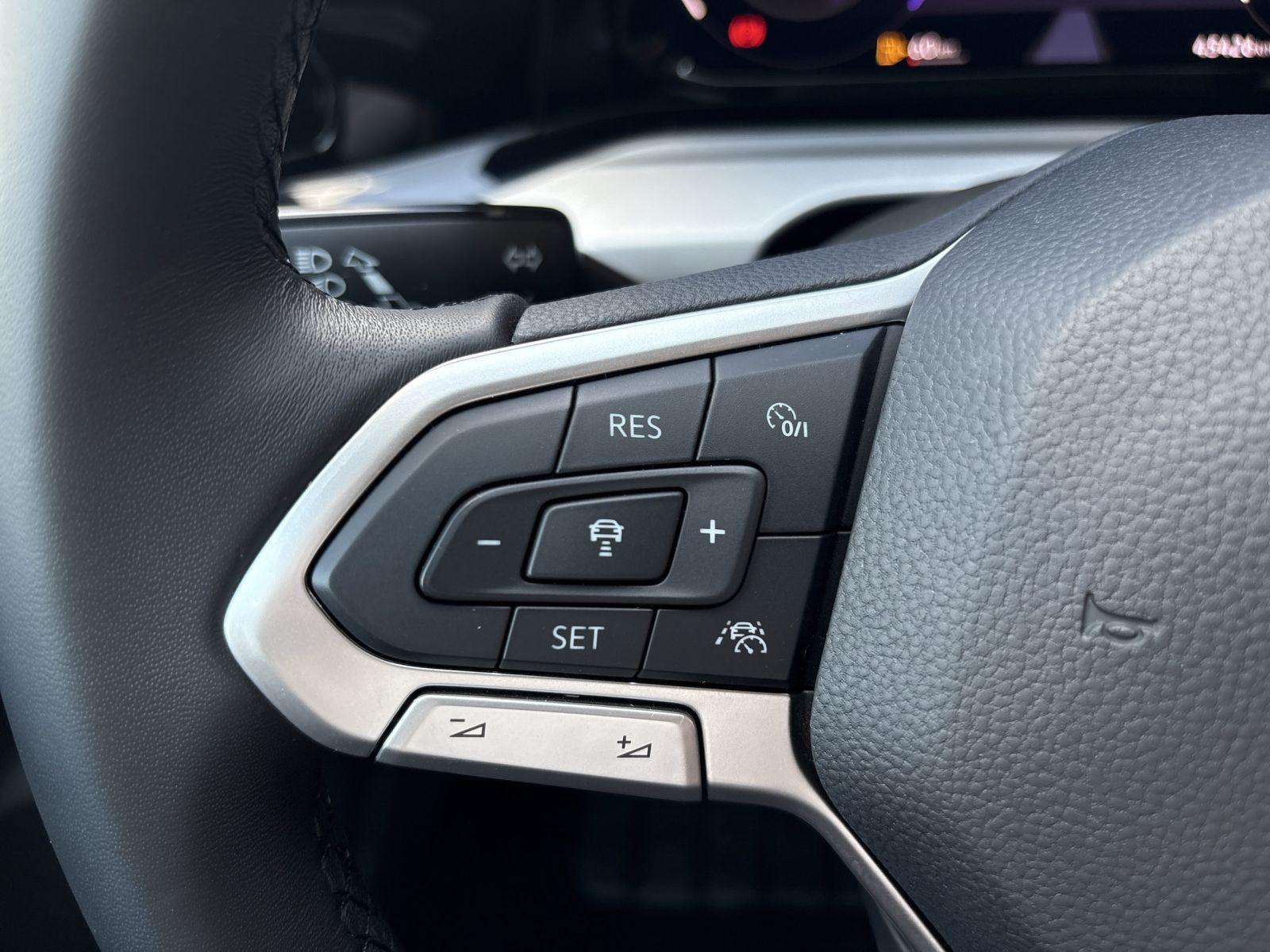 Volkswagen Golf VIII 1.0 TSI Life Navi+Standh.+ACC+Clima+Ca, миниатюра 15