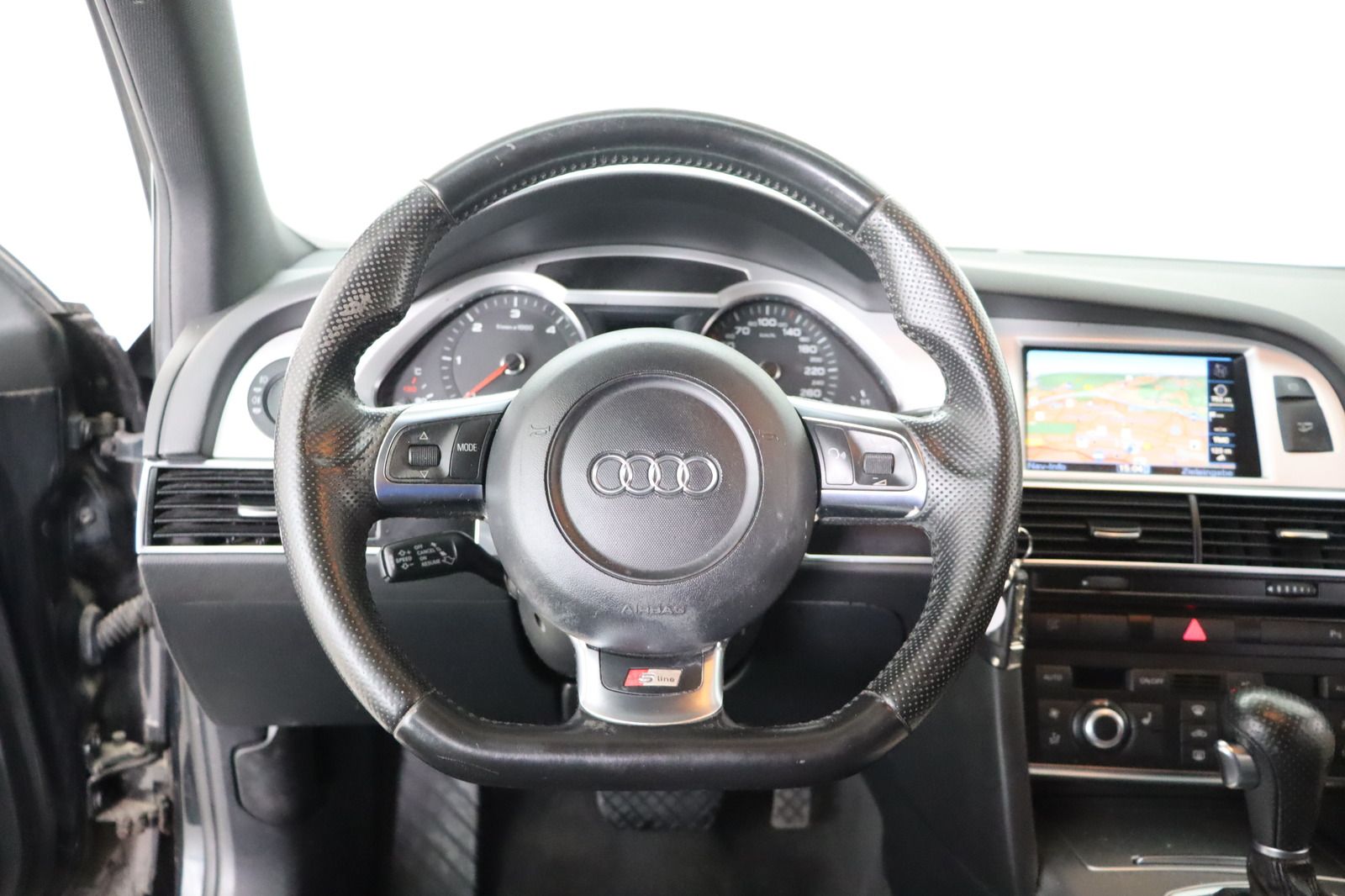 Fahrzeugabbildung Audi A6 3.0 TDI quattro Avant S-line * Navi * Memory