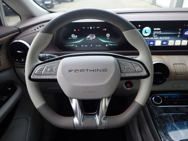 Fahrzeugabbildung DFSK Forthing 4 1,5T Allwetterreifen Unterbodenschutz