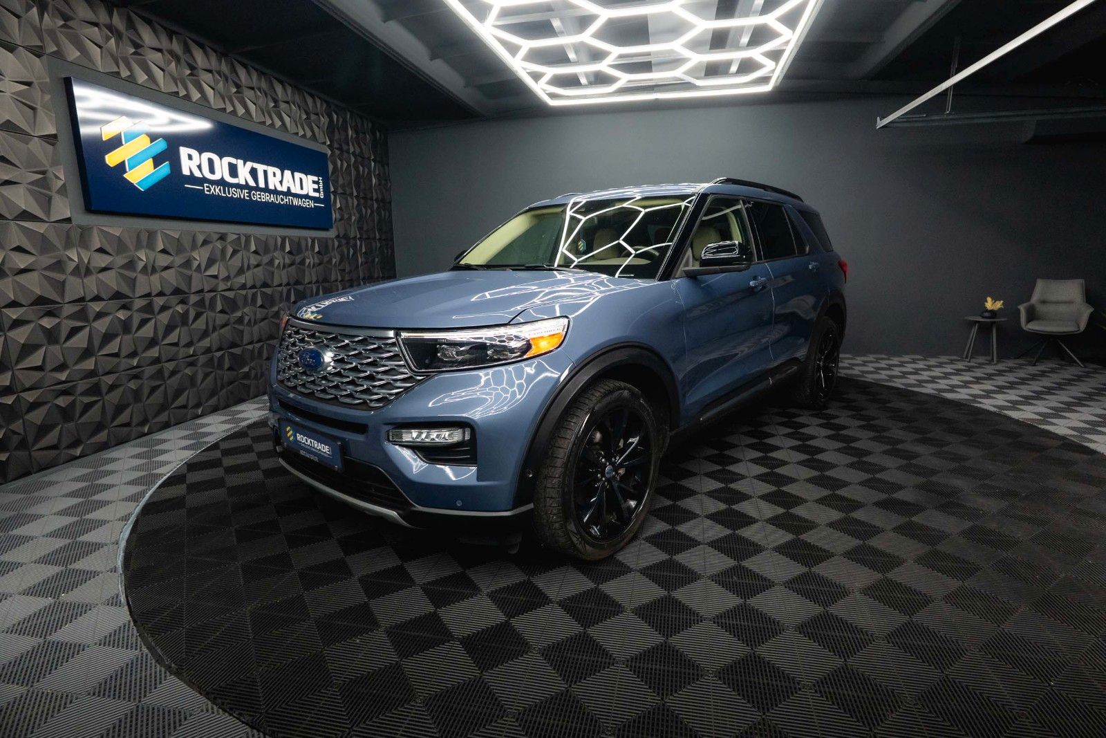 Fahrzeugabbildung Ford Explorer PLATINUM 3.0 V6 TwinTurbo 4x4 *360*ACC*