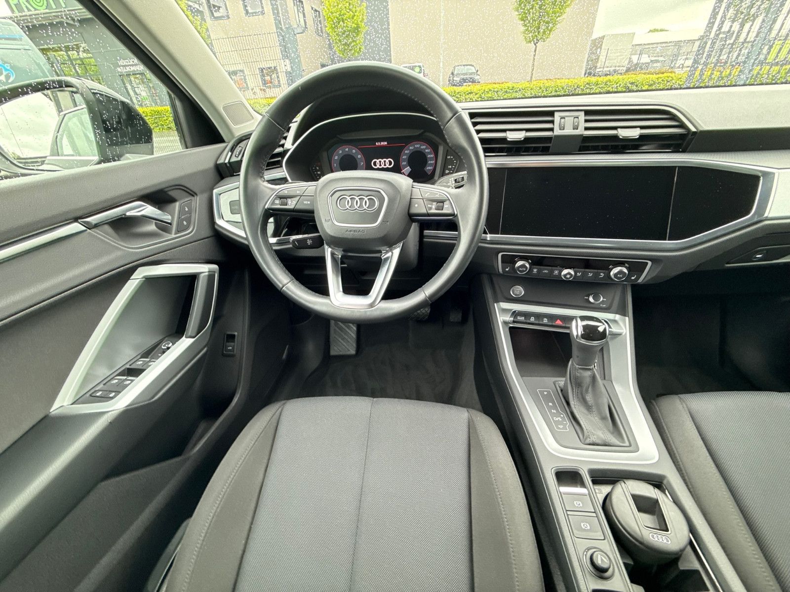 Fahrzeugabbildung Audi Q3 40 TFSI quattro advanced