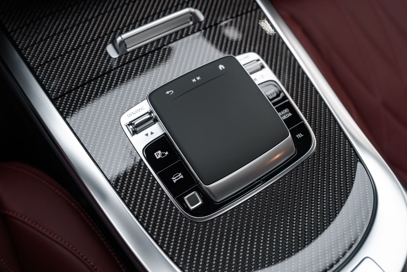 Fahrzeugabbildung Mercedes-Benz G 63/MY 2027/ SUPERIOR/CARBON