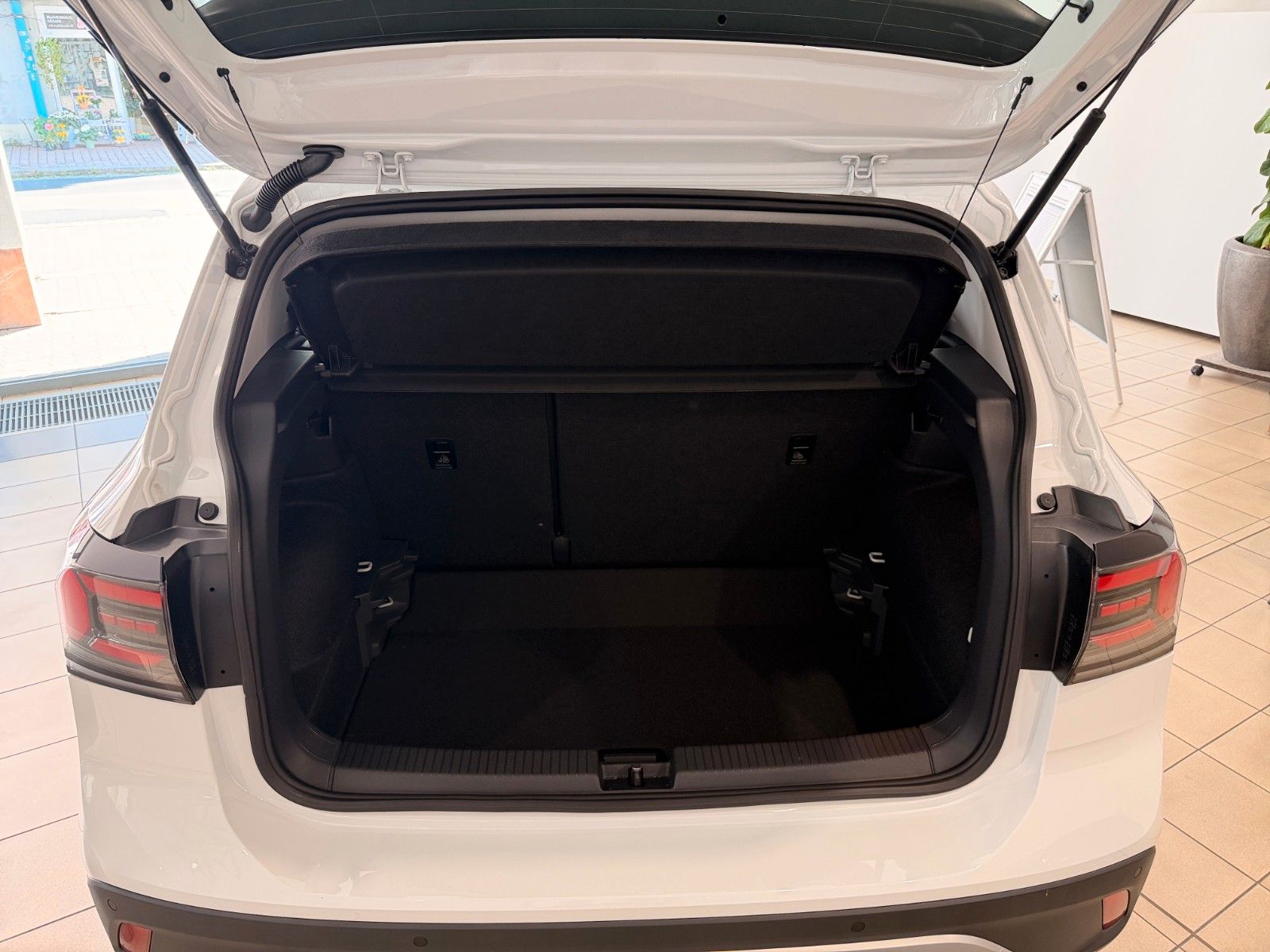 Volkswagen T-Cross - Bild 8