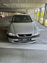 Opel Vectra 1.6 Automatik  nur 90.000km ... - gebrauchte Opel Vectra aus dem Jahr 1997