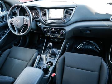 Fahrzeugabbildung Hyundai Tucson 16Turbo 4WD Passion PLUS NAVI LED ANHKPLG