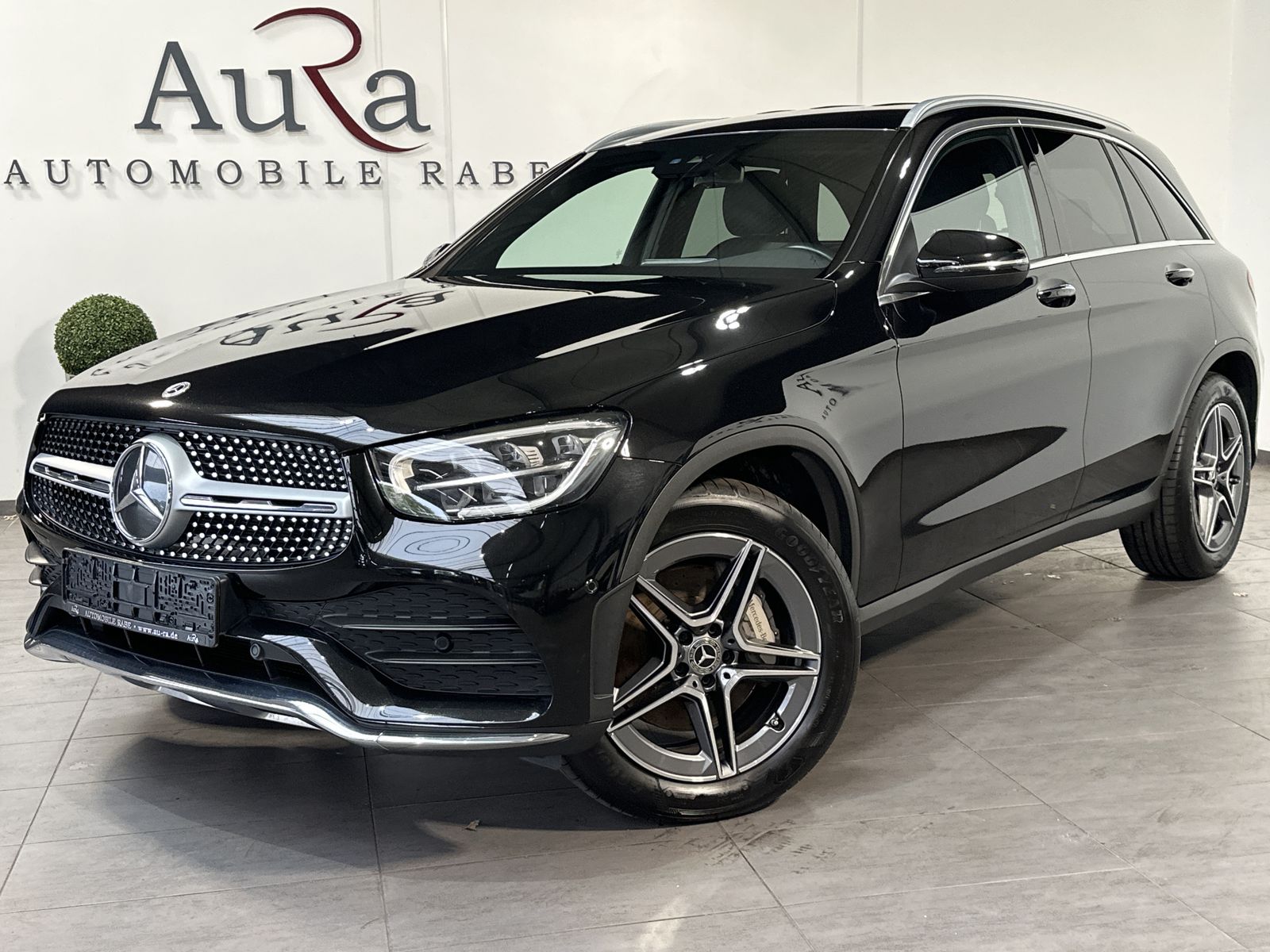 Fahrzeugabbildung Mercedes-Benz GLC 220d 4Matic AMG-Line NAV+LED+SZANDHEIZUNG+PP