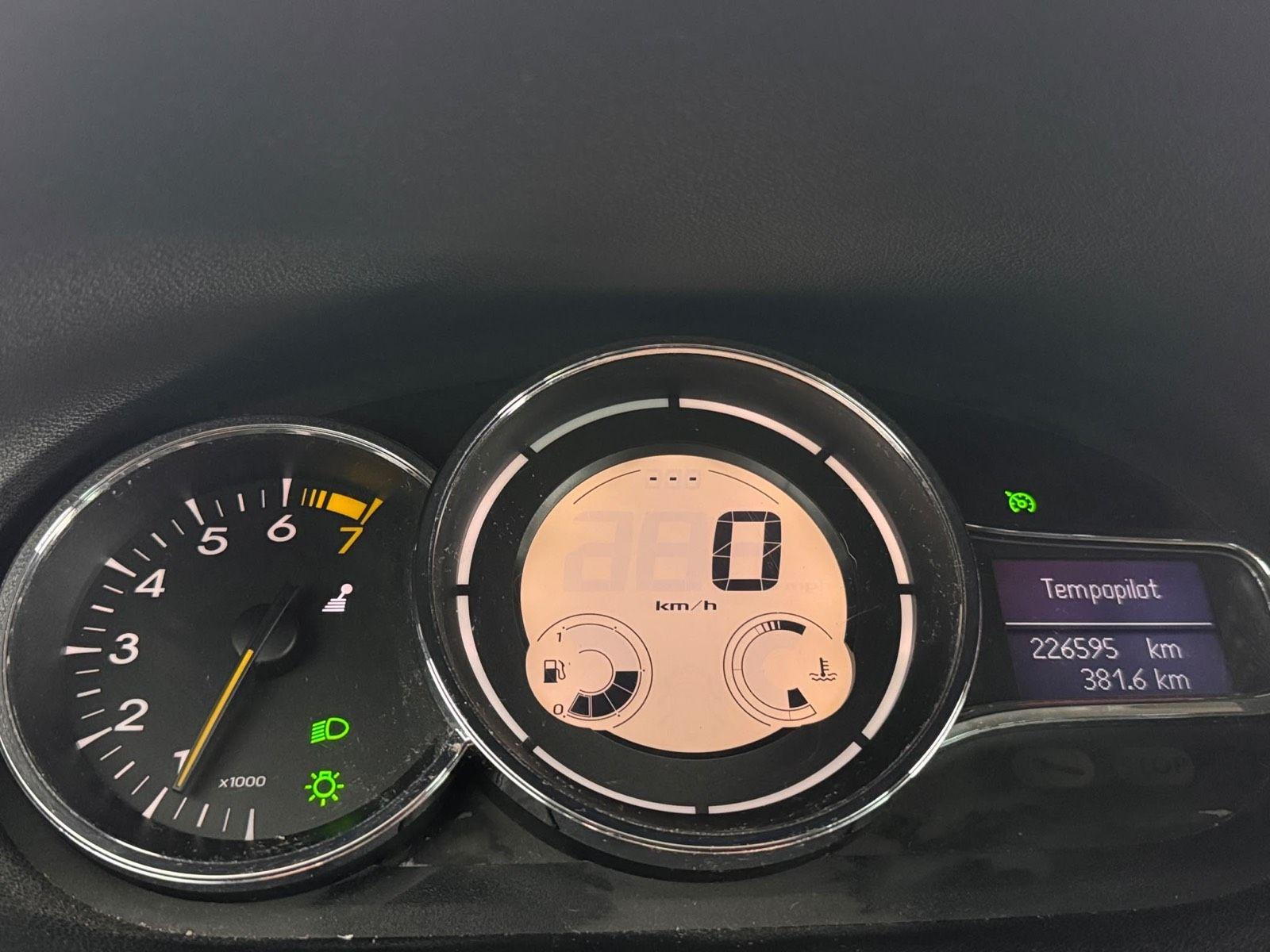 Renault Megane 2009 — photo 5