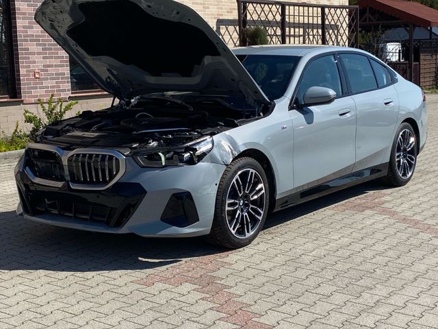BMW 520d xDrive M SPORTPAKET/FULL LED/R-KAMERA