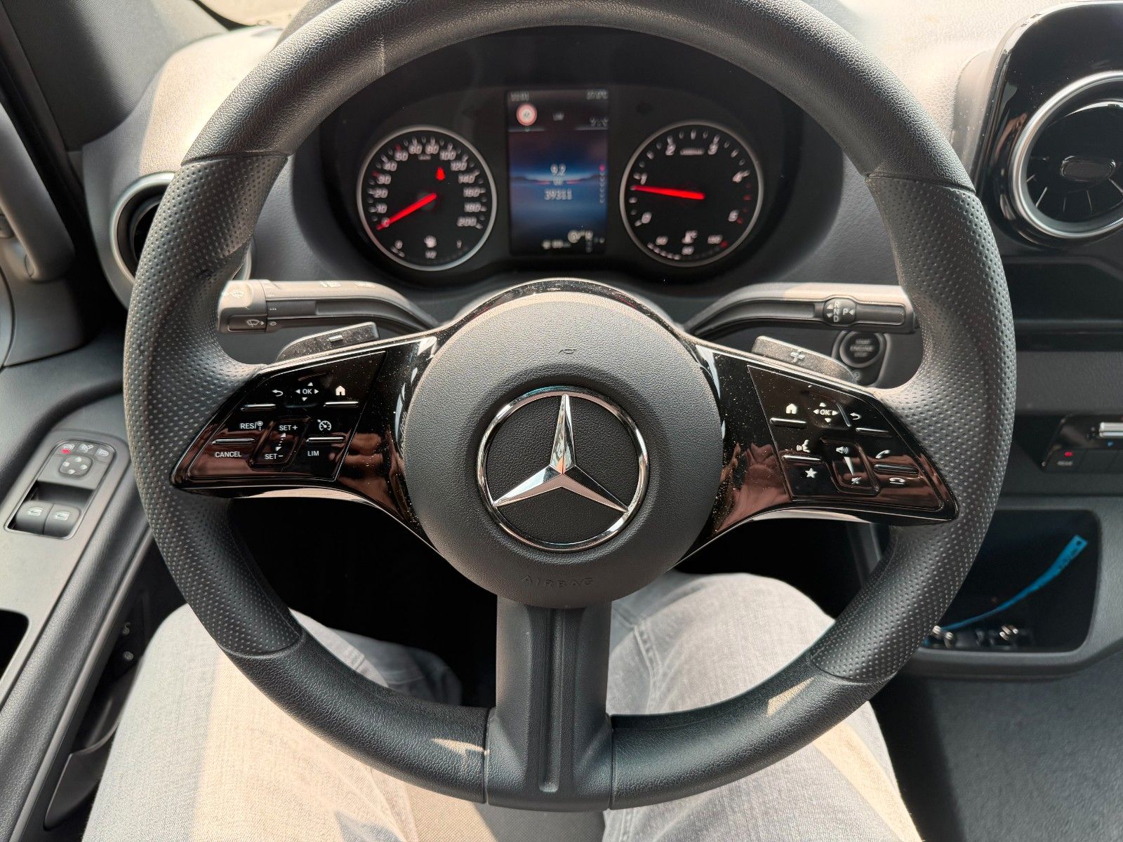 Fahrzeugabbildung Mercedes-Benz Sprinter 317 CDI 4325 Tourer Dachklima AHK