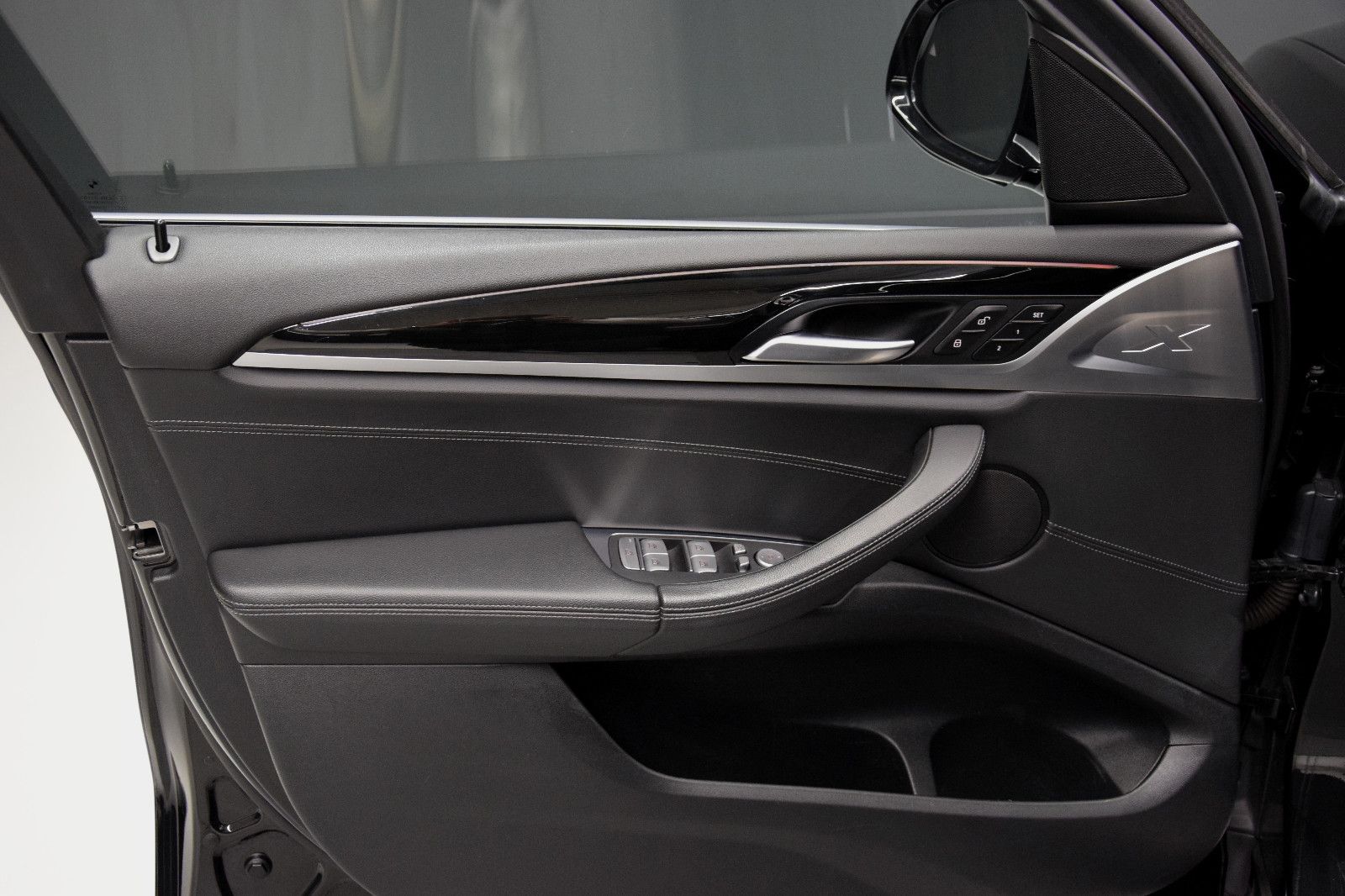 Fahrzeugabbildung BMW X3 xDrive 20 d xLine HuD Pano Memory h/k ACC