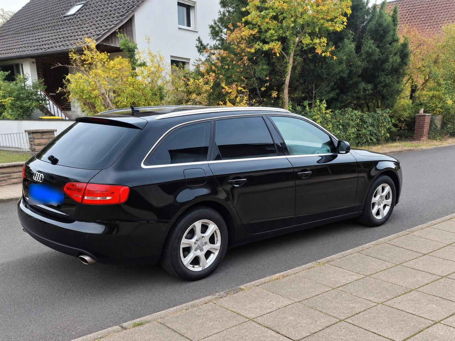 Audi A4 2010 — interior