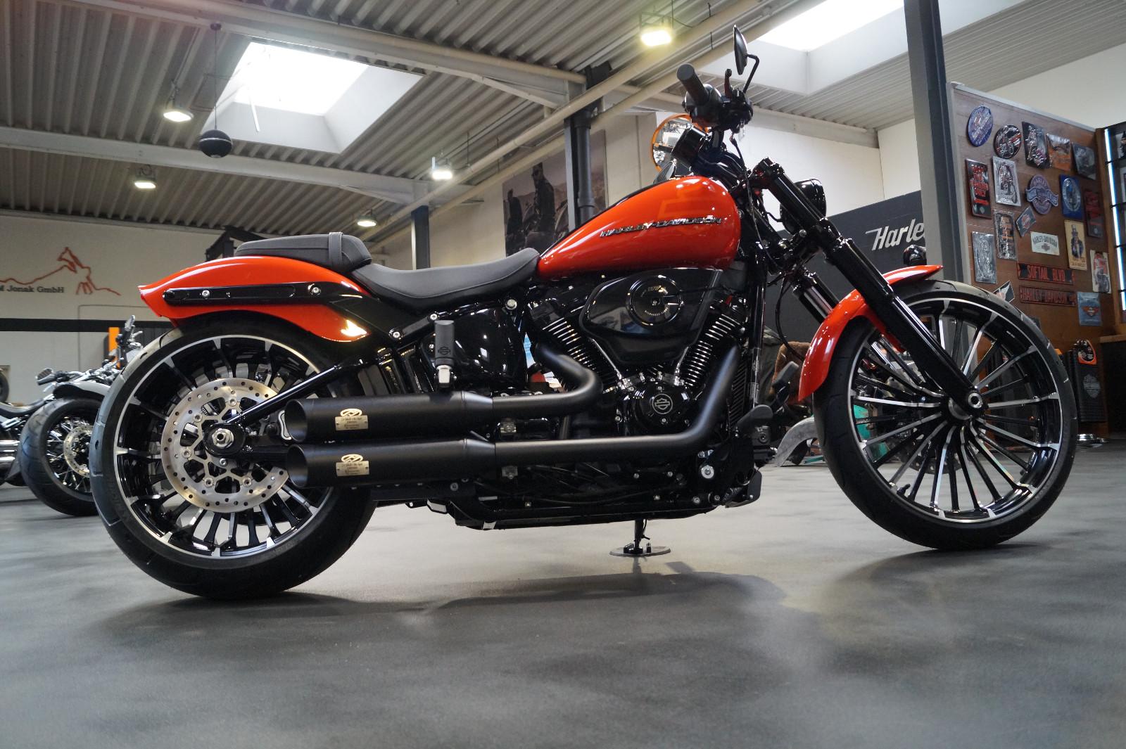 Harley-Davidson Softail BREAKOUT 117 ORANGE&BLACK