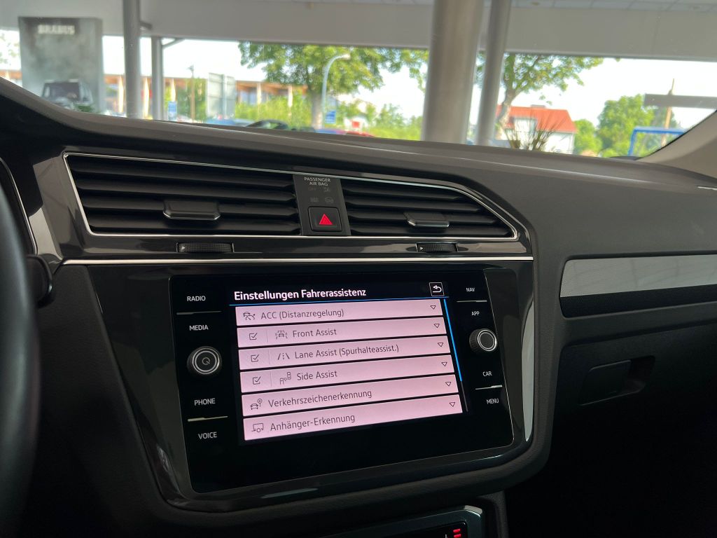 Volkswagen Tiguan Elegance 2.0 TSI 4M*MATRIX*PANO*ACC*AHK*