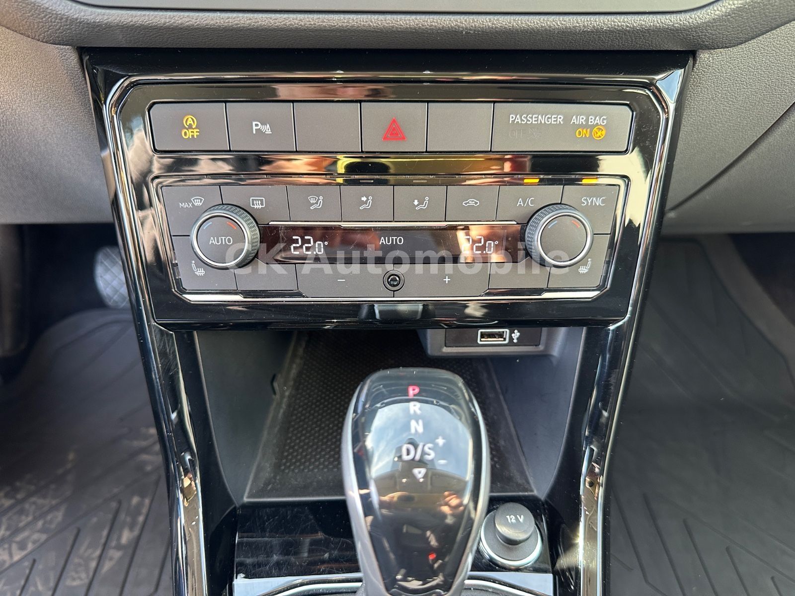 Fahrzeugabbildung Volkswagen T-Cross Style 1.0 TSi DSG/Navi/LED/ACC/Kamera