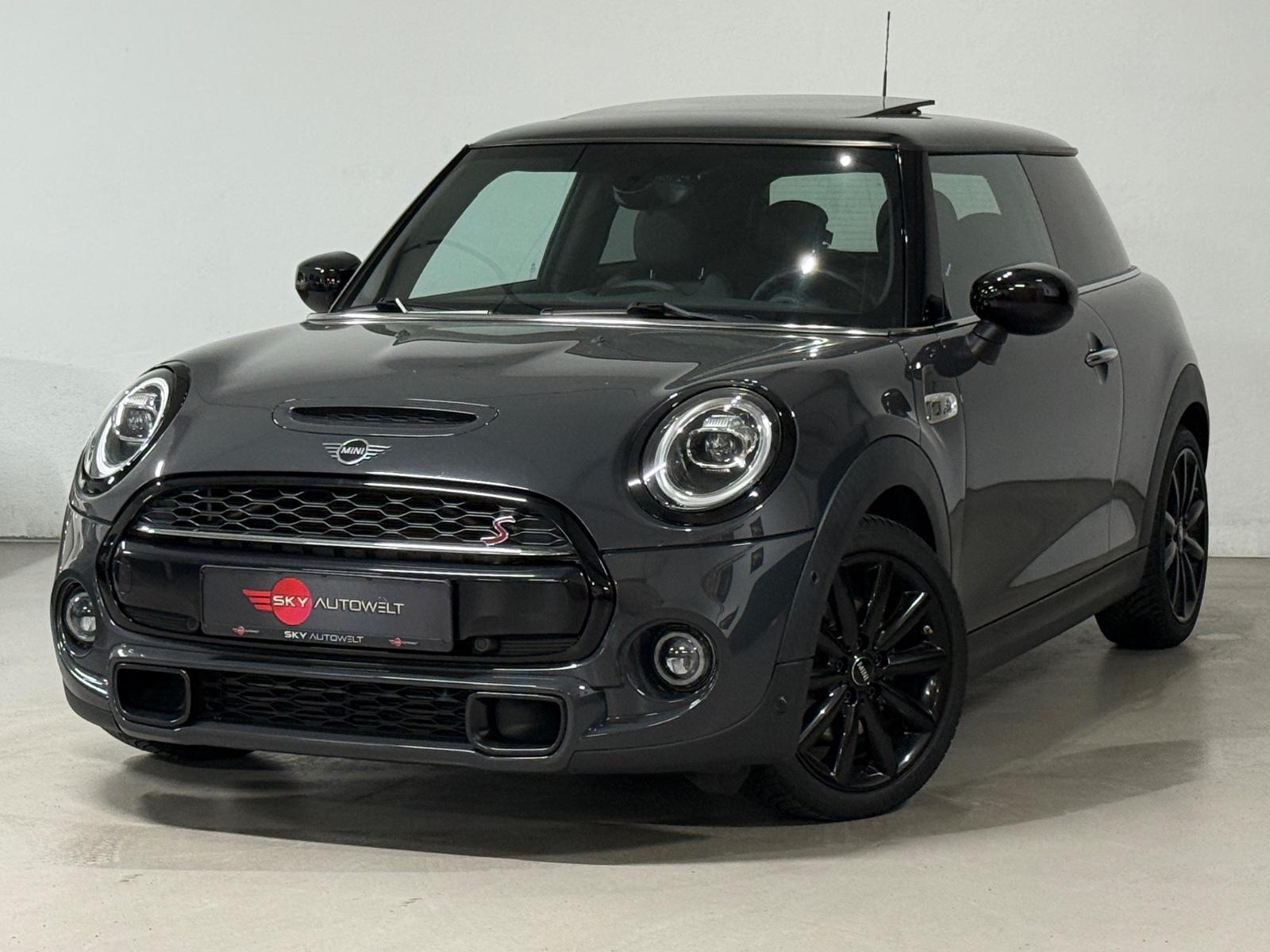 MINI COOPER S/NAVI/XENON/PANO/2xPDC/LEDER/17 ZOLL