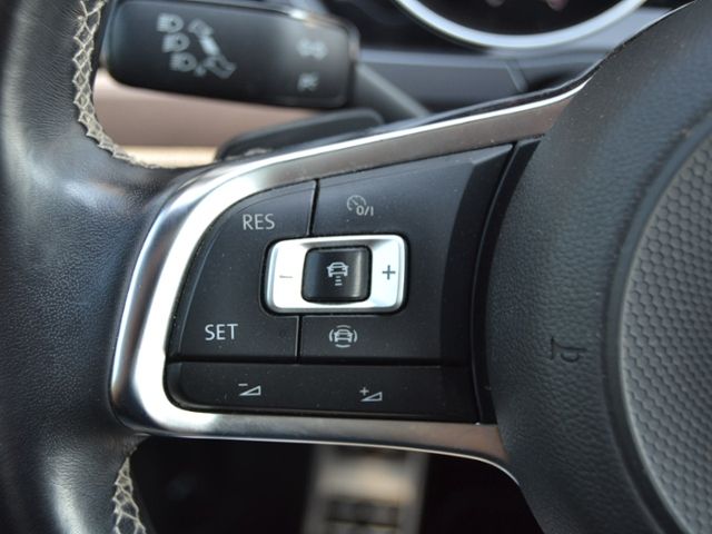 Touran 2.0 TDI DSG R-Line VOLL/STAND-HZ/PANORAMA