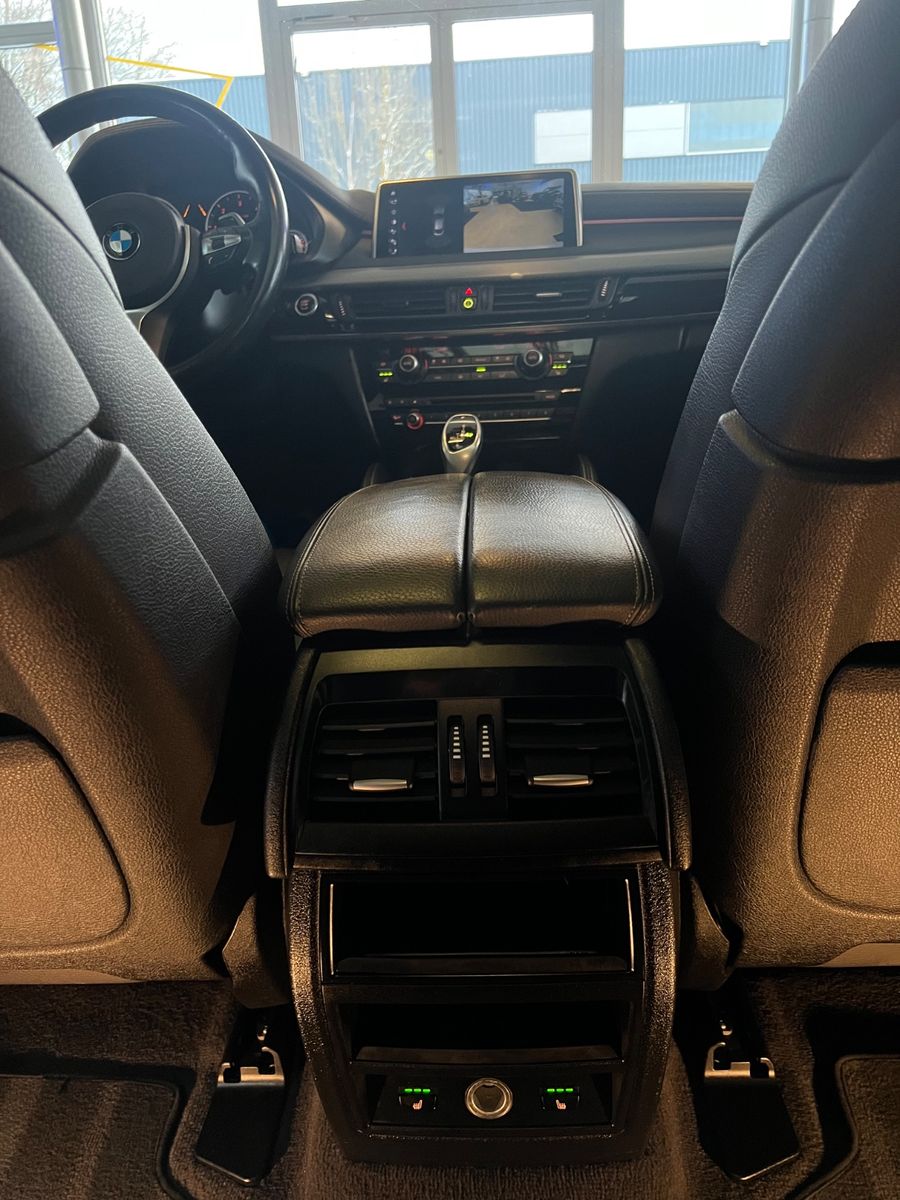 Fahrzeugabbildung BMW X6 xDrive 40 d M Sport Paket *Soft*Schiebedach*