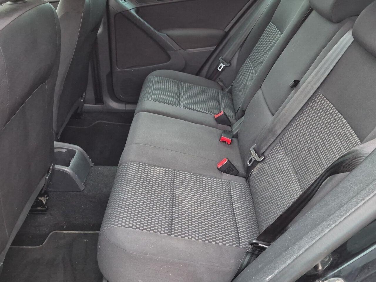 Volkswagen Tiguan 2010 — photo 11