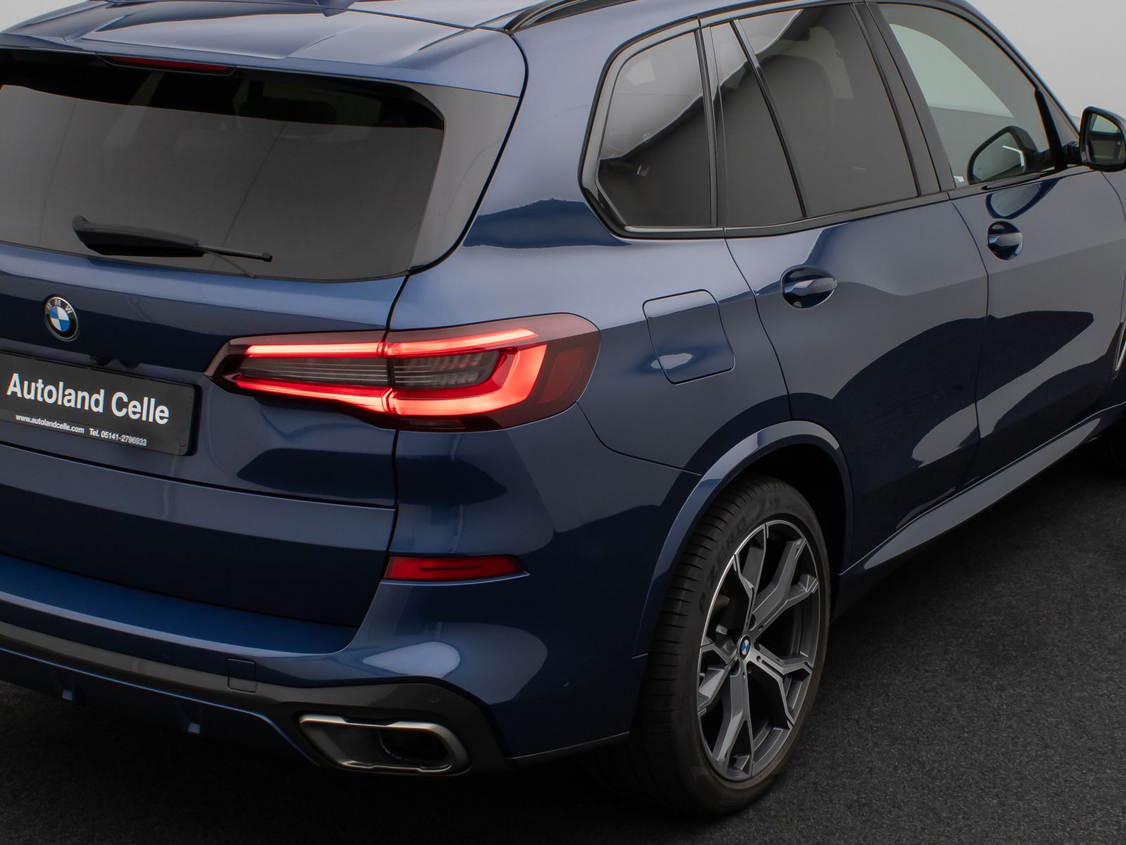Fahrzeugabbildung BMW X5 M50d Panoram Laser 360°HUD DAB H/K AHK DisplK