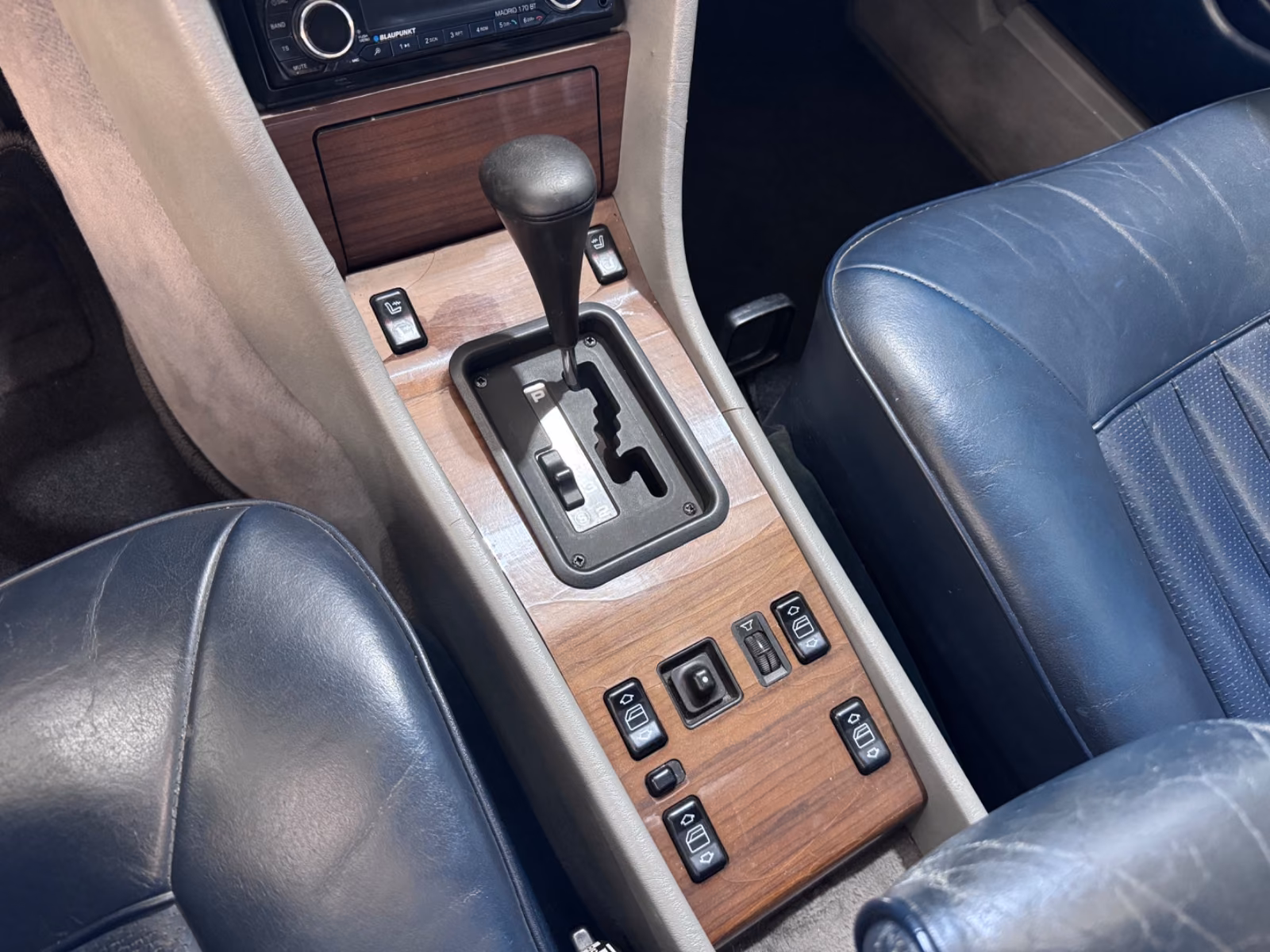 MERCEDES-BENZ E 230 132 ch BVA W124 - CLIM - CHAUFFAGE STATIONNAIRE - CUIR - ATTELAGE - 244600 km