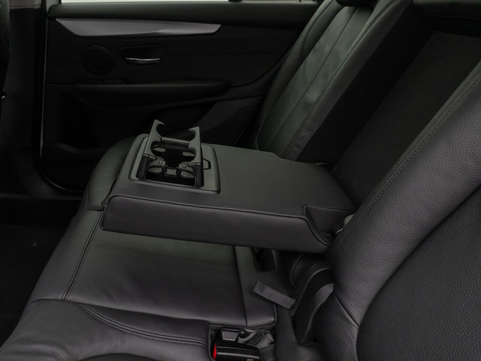 Fahrzeugabbildung BMW 220d Gran Tourer Advantage Kamera HUD Komfort