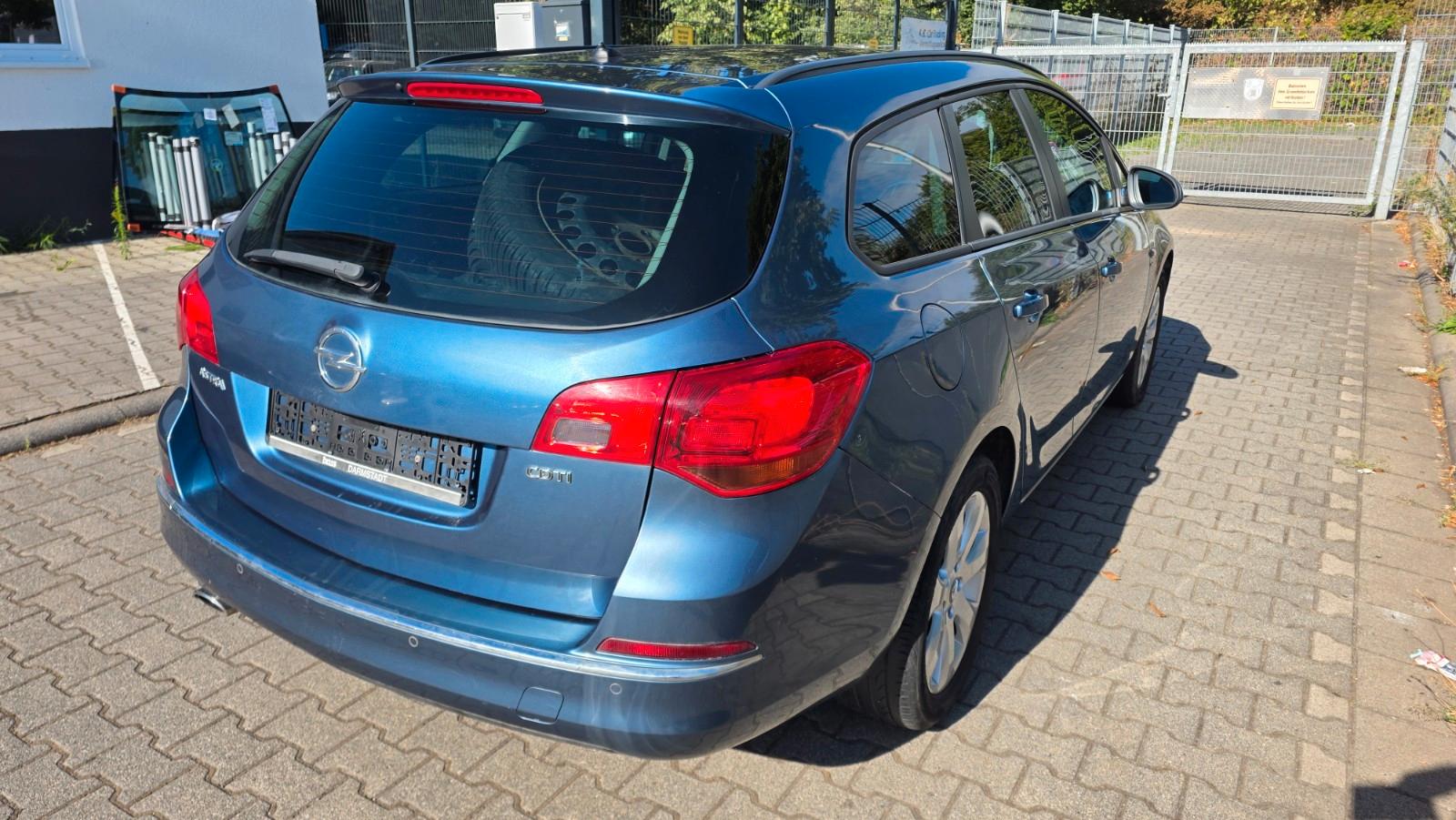 Opel Astra 2014 — photo 5