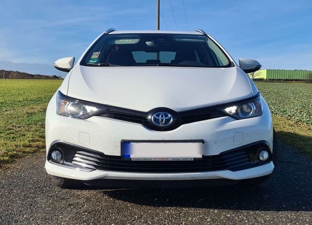 Toyota Auris Touring Sports Hybrid