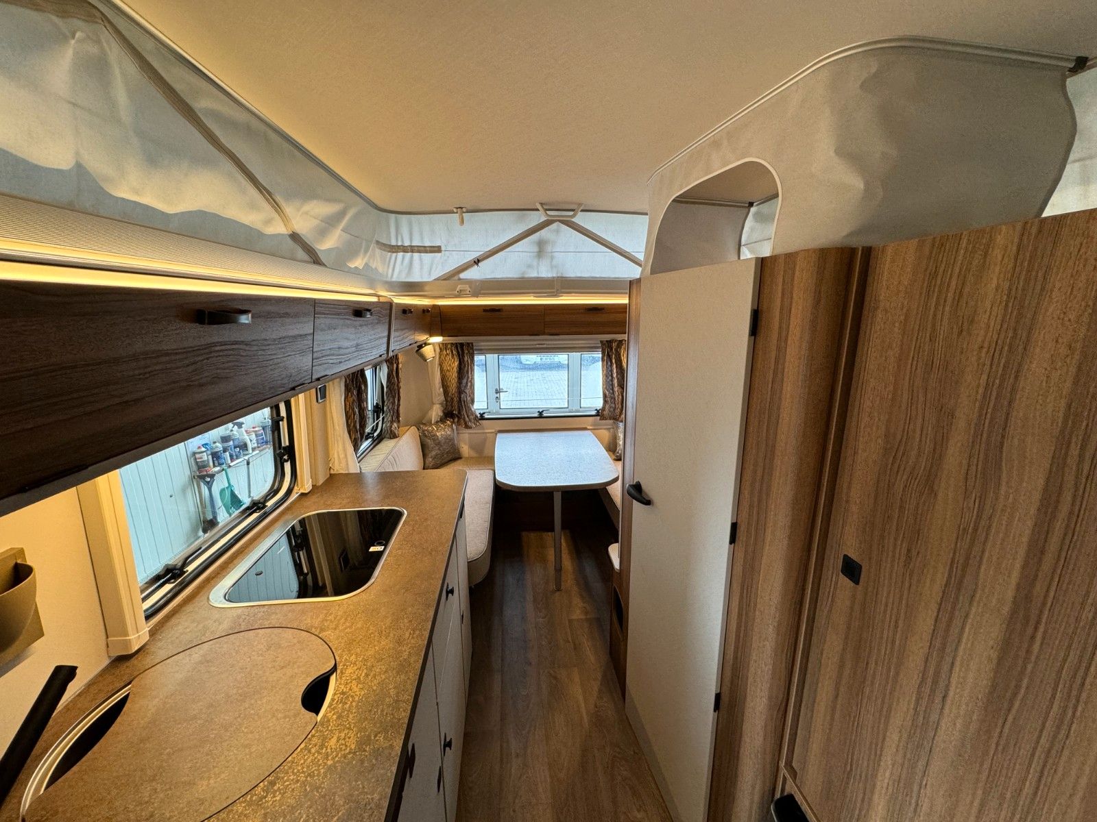 Fahrzeugabbildung HYMER / ERIBA / HYMERCAR Eriba Touring 560  - 9.099€ SPAREN!