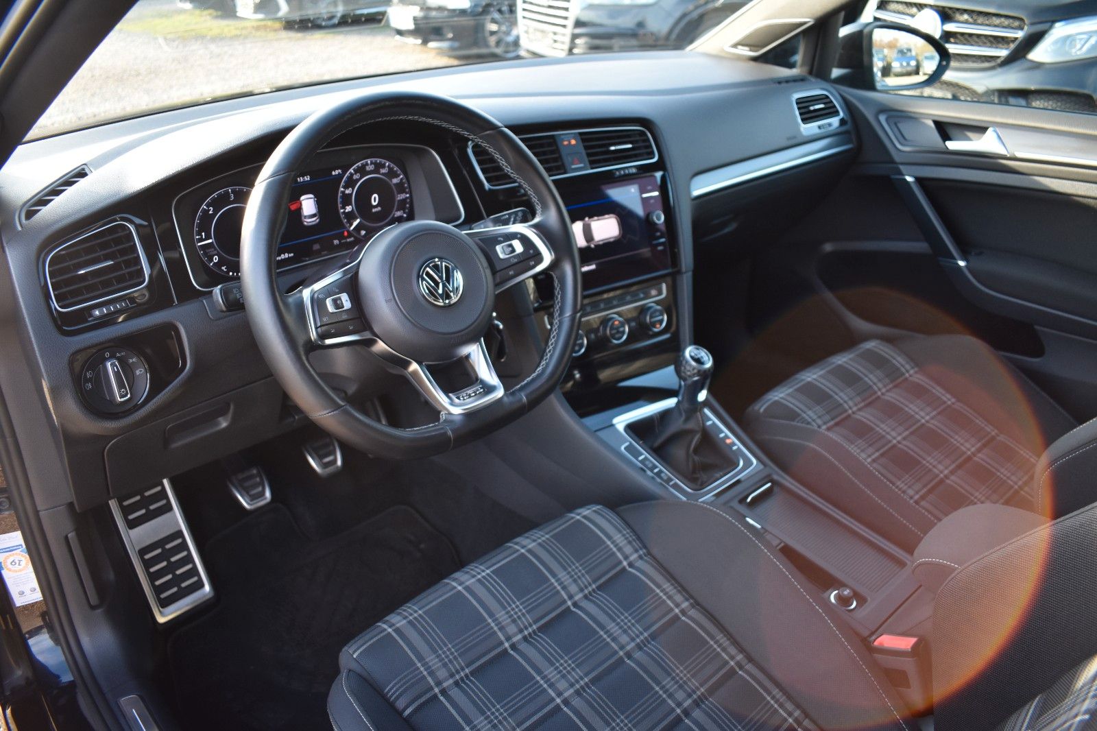 Fahrzeugabbildung Volkswagen Golf VII Lim. GTD BMT/Start-Stopp DYNAUDIO