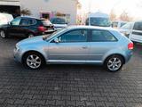 Audi A3 1.6 Attraction - Audi A3 aus 2003: 1.6
