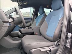 Fahrzeugabbildung Volvo EX30 Single Extended Range RWD Plus