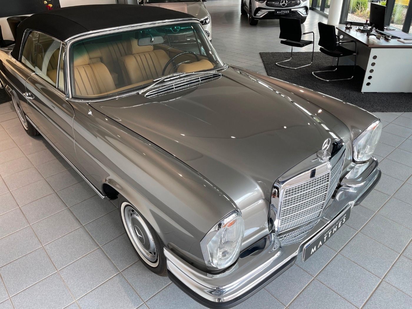 Fahrzeugabbildung Mercedes-Benz 280 SE - W111 Cabriolet Flachkühler/dt. Zul.