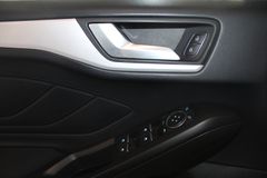 Fahrzeugabbildung Ford Focus COOL & CONNECT LED AHK NAVI WinterPaket