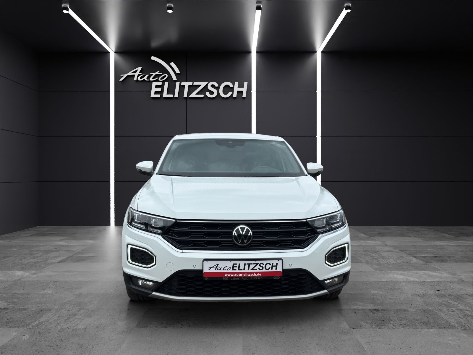 Fahrzeugabbildung Volkswagen T-Roc TDI Sport DSG LED ACC SHZ RearView Navi Kl