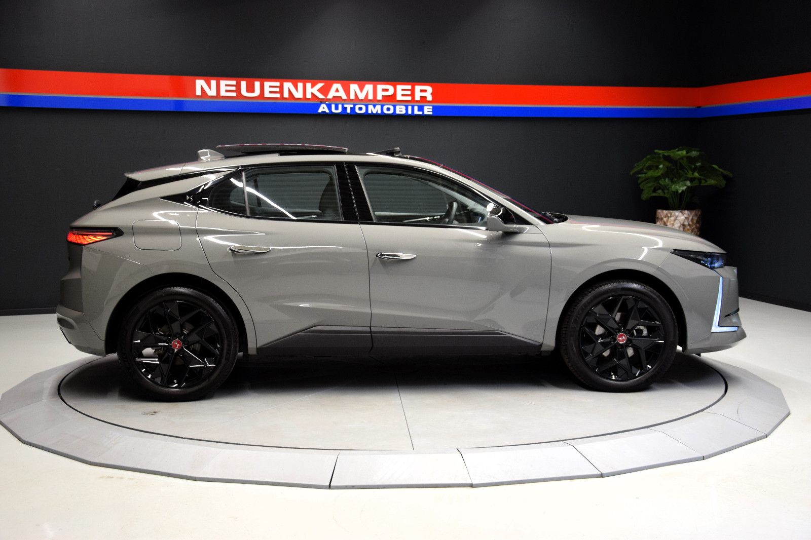 Fahrzeugabbildung DS Automobiles DS4 Performance Line Pano Sitzheizung